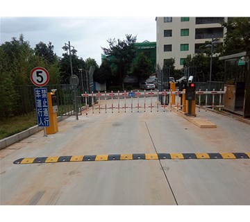 安裝「小區(qū)門禁車牌識(shí)別系統(tǒng)」的好處，90%的朋友都不知道！